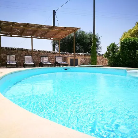Sleeps 4 Pool Wifi Taranto